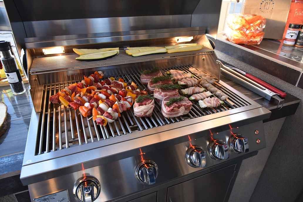 KoKoMo Montego Outdoor Kitchen BBQ Island | Large-Format Built-In Grill Island with Bar & Storage | LP or NG