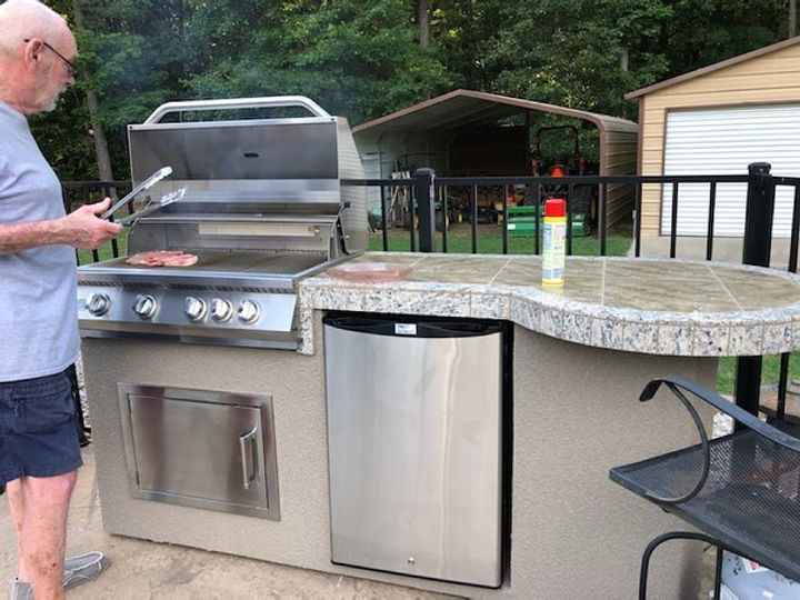 KoKoMo Maui BBQ Island | 7'6" Outdoor Kitchen with 33" Round Bar, LED Lights & Built-In Grill | LP or NG