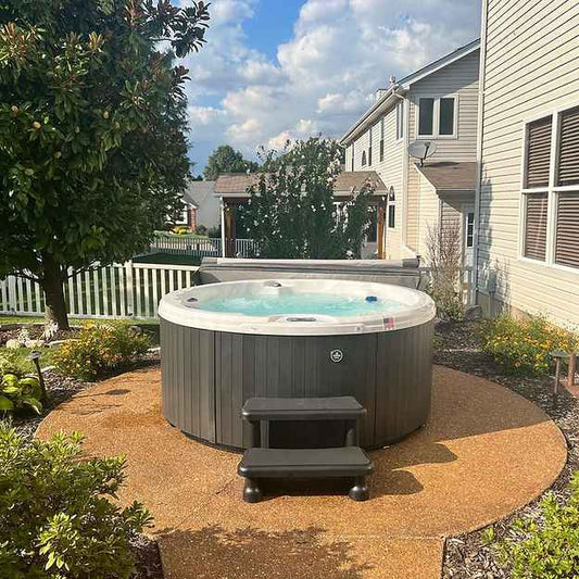 Northstar 7' Round Hot Tub | 5-Person Spa | 1 Captain's Chair + 4 Bench Seats | Value & Great Series | 110V or 220V | Patio Elegance